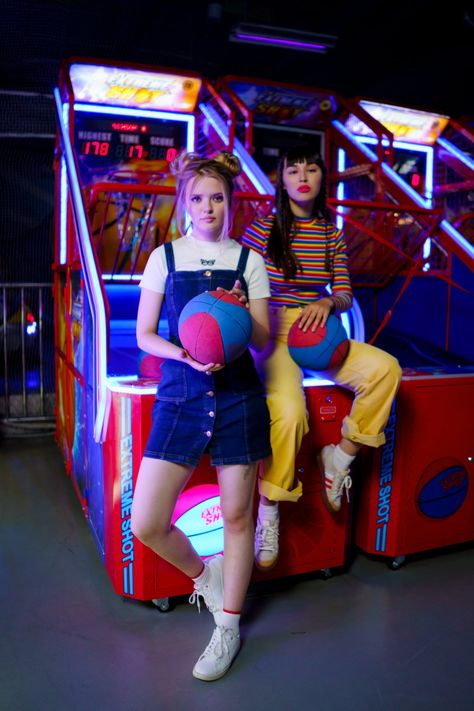 Arcade Family Photoshoot, Arcade Photoshoot Aesthetic, Juice Photoshoot, Dad Photoshoot, 80s Photoshoot, Arcade Shoot, Arcade Fashion, Nyc Shoot, Arcade Photoshoot