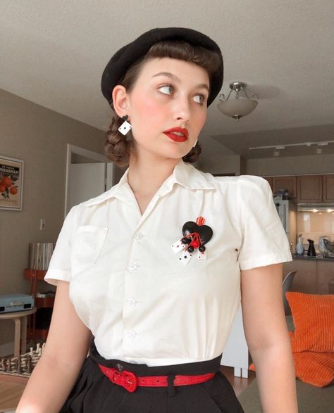 Poofy Sleeve Shirt, 40s Blouse, Wardrobe Overhaul, Poofy Sleeves, Vintage Blouses, Fashion Vibes, Vintage Lifestyle, 40s Fashion, Bishop Sleeve