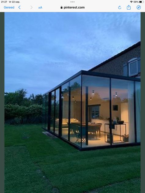 Glass Room Extension, Glass Sunroom, Small House Extensions, Extension Veranda, Garden Room Extensions, Room Extensions, Modern Backyard Landscaping, Glass Extension, Sunroom Designs