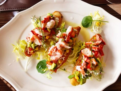 Lobster Crostini Lobster Crostini, Bar Snacks, Crostini Recipes, Vail Colorado, Avocado Tomato, Roasted Corn, Snack Bar, Party Food, Appetizer