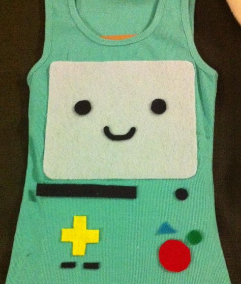 Super simple BMO costume - DIY - Imgur Bmo Costume, Adventure Time Birthday Party, Adventure Time Birthday, Cartoon Halloween Costumes, Adventure Time Cosplay, Fun Halloween Food, Cartoon Costumes, Halloween Pins, Costume Diy