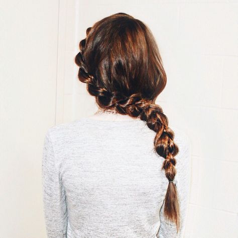 Over The Shoulder Braid, Long Hair Aesthetic, Red Long Hair, Dragon Hair, Wrap Around Braid, 5 Minute Hairstyles, Hair Aesthetic, Pretty Prom Dresses, Pull Through