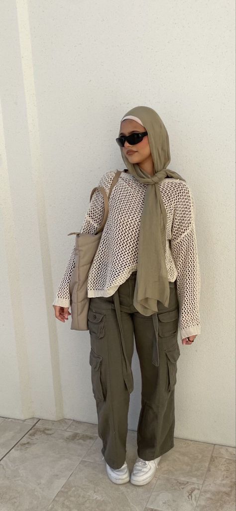 Hijabi Outfits Casual Summer Street Styles, Fall Fits Hijabi, Hijabi Fits Streetwear, Hijabi Outfits Streetwear, Street Hijab Fashion Casual, Hijabi Streetwear Fashion, Fall Hijabi Outfits, Hijabi Fall Outfits, Fall Hijab Outfits