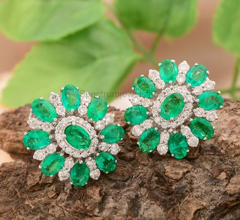 Natural Emerald & Diamond Studs / 18k Solid White Gold Oval Earring / Zambian Emerald Gemstone Earrings / Floral Earrings for Wedding Gifts Gold Oval Earrings, Earrings For Wedding, Wedding Earrings Studs, Flower Earrings Gold, Engagement Gifts For Her, Wedding Studs, White Gold Diamond Earrings, Oval Earrings, Zambian Emerald