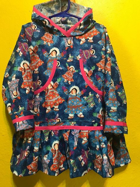 Kuspuk, Barbara LaValle fabric Kuspuk Pattern, Southern Water Tribe, Homemade Clothing, Cultural Clothing, Alaska Fashion, Ribbon Skirt, Crafting Inspiration, Water Tribe, Inuit Art