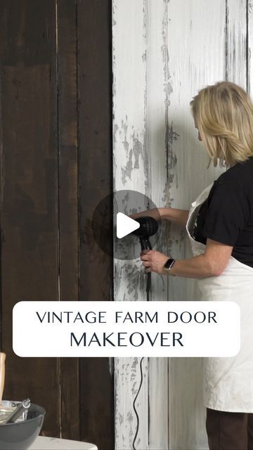 𝐅𝐔𝐒𝐈𝐎𝐍 𝐌𝐈𝐍𝐄𝐑𝐀𝐋 𝐏𝐀𝐈𝐍𝐓 on Instagram: "Follow along with paint expert Loree Pringle as she transforms this brand-new door into a century-old Swedish-inspired farmhouse door. Loree will demonstrate different techniques such as creating crackle with Milk Paint, creating a chippy look using wax and using Milk Paint to create a realistic rust effect.  #milkpaint #fusionmineralpaint #paintingtips #oldfarmhousestyle #doormakeover #diyproject #chippypaint" Crackle Paint Diy, Chippy Paint Technique, Chippy Painted Furniture, Farmhouse Mantle Decor, Milk Paint Furniture, Farmhouse Mantle, Milk Paint Colors, Chalk Paint Furniture Diy, Farmhouse Door