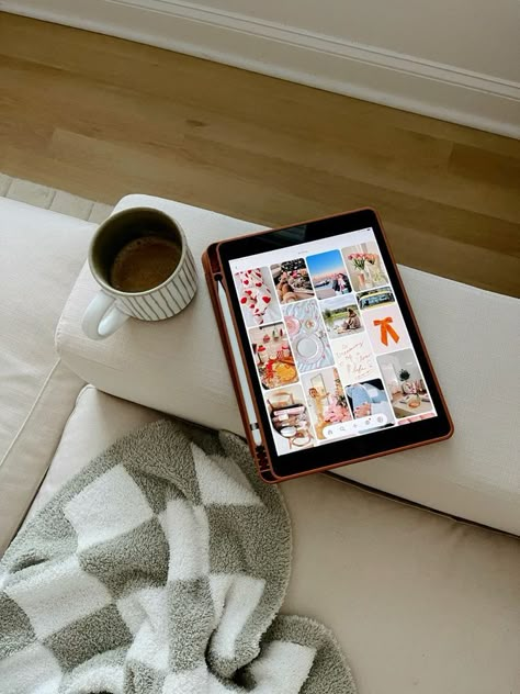 Work From Home Pictures Aesthetic, Cute Lifestyle Aesthetic, Productive Photos, Coffee Vision Board, Coffee Morning Aesthetic, Cass Spinelli, Lifestyle Photo Ideas, Morning Coffee Aesthetic, Fall Mood Board