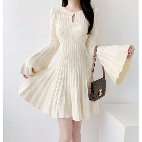 Exclusive deal alert! Ladies Bat Wing knitted dress with cinched waist and slimming A-line pleats, available for a limited time at the incredible price of £27.95 Beige Long Sleeve, Flare Sleeve Dress, Flare Sleeves, Autumn 2023, Mini Robes, Fashion Autumn, French Women, Winter Sweater, Knitted Dress