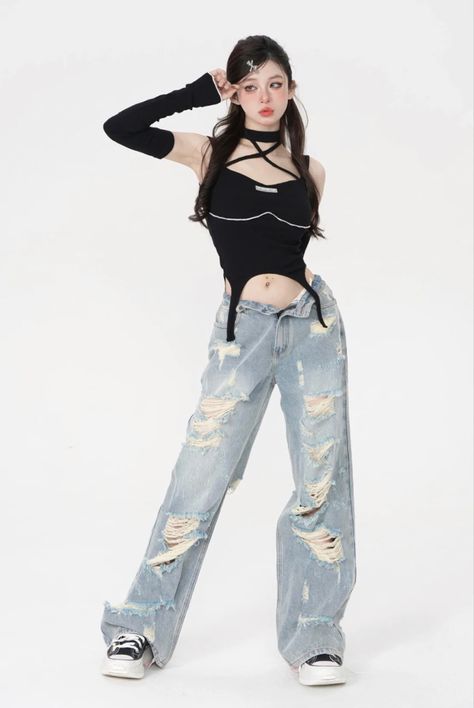 Rapper Outfits Female, Kpop Fashion Women, Cargo Jean Pants, Outfits Cargo, Dance Style Outfits, Preformance Outfits, 사진 촬영 포즈, Concept Clothing, Jean Pants