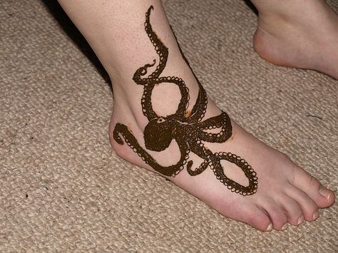 Henna octopus | Recent Photos The Commons Getty Collection Galleries World Map App ... Octopus Ankle Tattoo, Henna Octopus, Henna Animals, Sun Henna, Small Henna Tattoos, Henna Tattoo Design, Stick Poke, Octopus Garden, Tattoo Sun