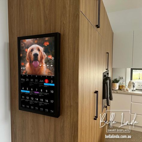 Brighten Up Your Space with Bella Linda - Smart Displays! Transform any room in your home with our custom, hand-crafted digital displays. Perfect for the kitchen, living room, or office, our displays offer more than just beautiful design—they’re also incredibly functional! 📅 Stay Organized: Keep track of your calendar, weather, and more all in one stylish place. 🐶 Personalized Experience: Customize your display with your favorite photos, like this adorable pup! 🎨 Craftsmanship: Every disp... Smart Calendar, Home Study Rooms, Wall Displays, Home Study, Digital Calendar, Study Rooms, Just Beautiful, Kitchen Living Room, Stay Organized