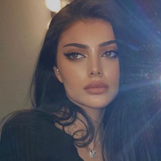 I like my coffee like myself: dark bitter and too hot for you Black Hair Aesthetic, Mode Ulzzang, Arabian Women, Arabian Beauty Women, Arab Beauty, Long Black Hair, Girls Makeup, Long Black, Girl Face