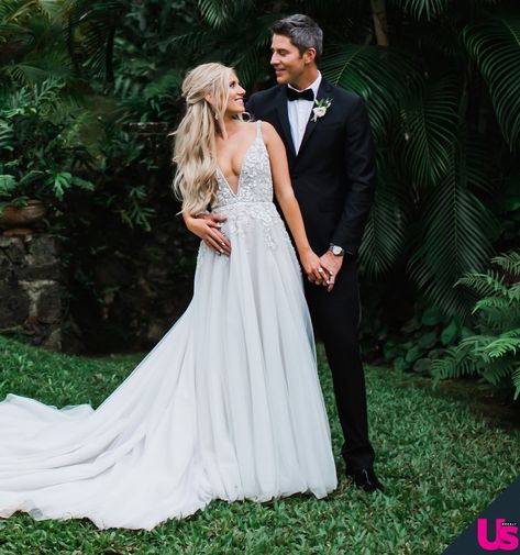 The Bachelor Season 22 Arie Luyendyk Jr and Lauren Burnham Wedding Day Lauren Luyendyk Wedding Dress, Lauren Luyendyk Wedding Hair, Lauren Lyundyke, Lauren Luyendyk, Lauren Burnham, Couples Pics, Outfit Ideas For Church, Latina Outfit, Happy Couples