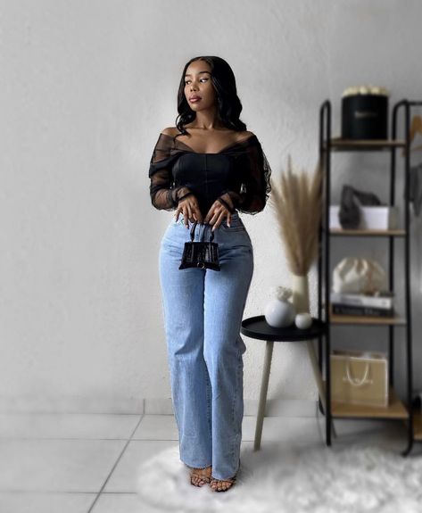 Classy Jeans Outfit, Mom Jeans Outfit, Stylish Work Attire, Effortlessly Chic Outfits, Smart Casual Outfit, Classy Casual Outfits, Fashion Attire, Elegant Shirt, Dressy Outfits