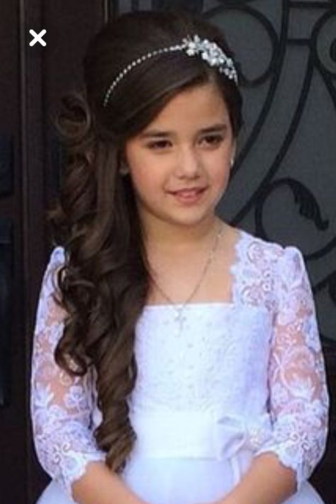 Girls First Communion Hairstyles, First Holy Communion Hairstyles, Bridesmaid Hairstyles For Short Hair, Half Up Half Down Bridesmaid, First Communion Hairstyles, Bride Hairstyles Updo, Kids Hairstyles For Wedding, Communion Hairstyles, Long Hair Trends