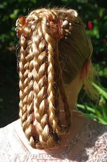 Braids & Hairstyles for Super Long Hair: Simply Elegant Hairstyle Hairstyles For Super Long Hair, French Braid Headband, Perfect Curly Hair, Medieval Hairstyles, Fantasy Hair, Beautiful Braids, Super Long Hair, Side Braid, Fancy Hairstyles