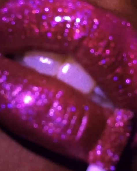 👄👄👄👄@patmcgrathreal 👄👄👄👄 #beauty #galorebeauty #lipgloss | Instagram Cute Pink Aesthetic, Pink Grunge, Hot Pink Lips, Pink Tumblr Aesthetic, Catty Noir, Pink Y2k, Pink Lipstick, Y2k Pink, Makeup Storage