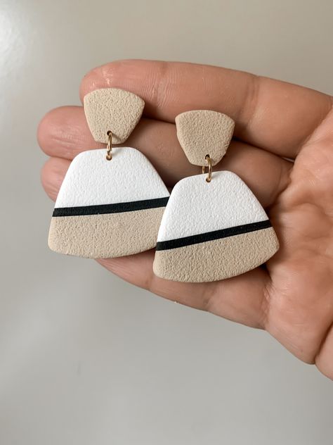 Beige Polymer Clay Earrings, Everyday Polymer Clay Earrings, Classy Polymer Clay Earrings, Unique Polymer Clay Earring Ideas, Small Polymer Clay Earrings, Boho Polymer Clay Earrings, Clay Jewellery Handmade, Earrings Handmade Clay, Boho Jewelry Diy