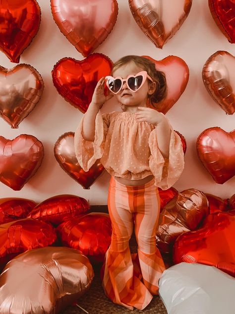 Cardboard Figures, Valentines Baby Photos, Valentine Mini Session, Toddler Pictures, Mini Photo Sessions, Valentine Photo Shoot, Toddler Photoshoot, Valentine Picture, Photography Mini Sessions