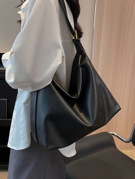 Aesthetic Black Handbag, Big Bag Aesthetic, Shoulder Purse Outfit, Big Bag Outfit, Black Bag Aesthetic, Bags For Uni, Aesthetic Bags For School, Laptop Tote Bag Woman, Slow Vibes