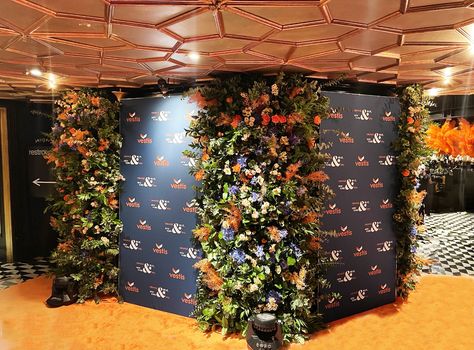 Flower walls act as a great backdrop for a step-and/repeat! Work with our team on your next branded event ✨#bfloralnyc #flowerwall #mediaevent #stepandrepeat #nycfloraldesigner #floraldesign #palmbeachfloraldesign Step And Repeat Backdrop Ideas, Step And Repeat Backdrop, Red Aura, Flower Walls, Step And Repeat, Havana Nights, Grass Roots, Event Backdrop, Backdrop Design