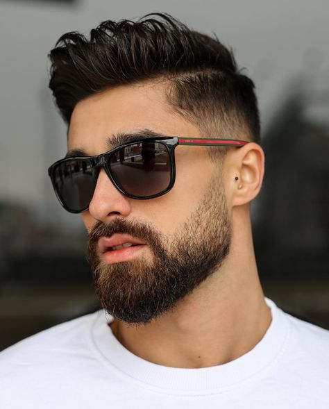 Trendy Beard Styles For Men, Chin Beard Style, Beard Ideas For Men, Modern Short Hair, New Beard Style, Top Haircuts For Men, Short Hair With Beard, Short Fade Haircut, Beard Tips