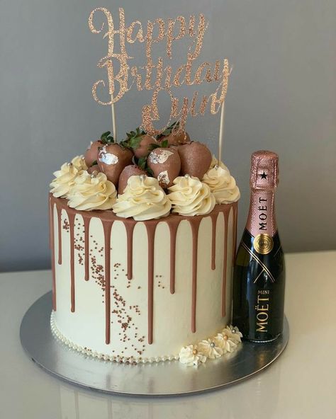 Luxury Birthday Cake, Bolo Drip Cake, Birthday Cake Images, 25th Birthday Cakes, Champagne Chocolate, Chocolate Cake Designs, 21st Birthday Cakes, Elegant Birthday Cakes, 16 Birthday Cake