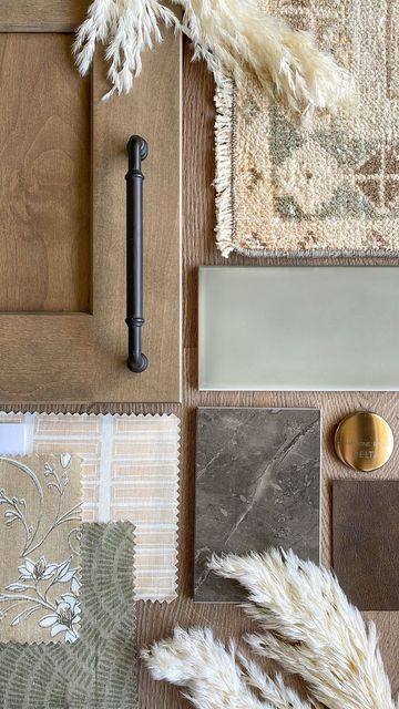 Traditional Mood Board Interior Design, Design Materials Board, Interior Design Detail Shots, Kitchen Flatlay, Interior Mood Board Ideas Color Schemes, Flatlay Interior Design, Earthy Tone Mood Board, Cottage Mood Board, Interior Design Flatlay