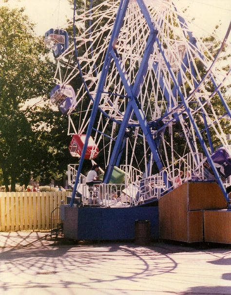 Boblo Island former Amusement Park 1988yr. Boblo Island, Boblo Boat, Michigan History, Abandoned Amusement Parks, Carnival Rides, Nature Photographer, Creepy Stuff, The Mitten, Amusement Parks