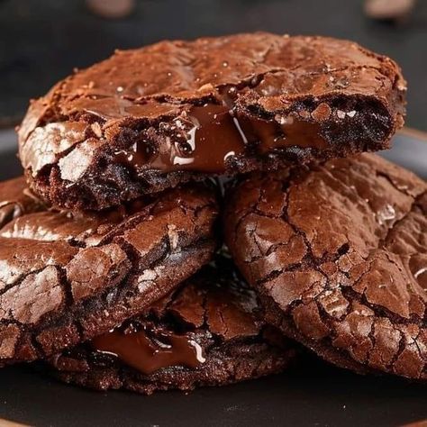 Fudge Cookie Recipe, Lava Cookies, Chocolate Fudge Cookies, Cookie Brownie Recipe, Fudge Cookies, Chocolate Lava, Fast Recipes, Chocolate Butter, Lava Cakes