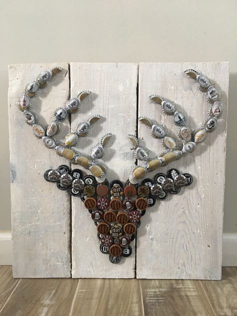 Bottle Cap Deer Head, Beer Cap Decor, Beer Cap Projects, Bottlecap Crafts, Bottlecap Art, Bottle Cap Wall Art, Beer Bottle Cap Art, Bottle Top Art, Beer Bottle Cap Crafts