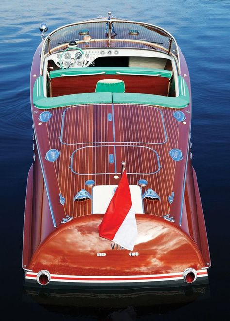 Riva Aquarama #MakeMoneyFromHome Riva Boot, Riva Aquarama, Wooden Speed Boats, Mahogany Boat, Riva Boat, Chris Craft Boats, Boat Service, Classic Wooden Boats, Wooden Boat Plans