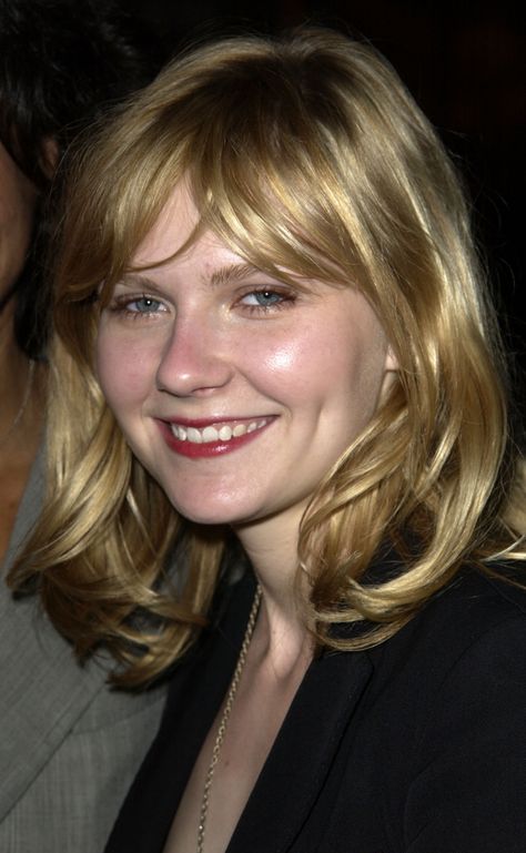 2006 Aesthetic, Julia Styles, 90's Makeup, Hair Long Bob, Redhead Baby, Kristen Dunst, Blonde With Blue Eyes, Smiling Eyes, 90s Makeup