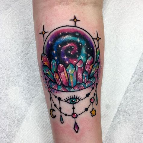 Crystal Ball Tattoo, Crystal Tattoo, Galaxy Tattoo, Witch Tattoo, Kawaii Tattoo, Spooky Tattoos, Modern Tattoos, Traditional Tattoo Flash, Halloween Tattoos