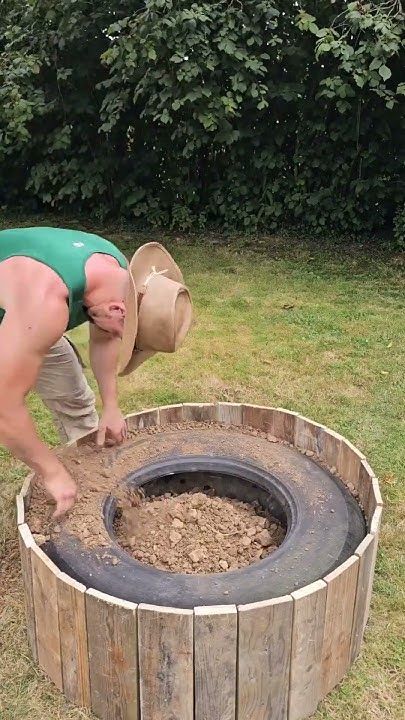 Wood In Garden Ideas, Low Cost Garden Ideas Diy, Tires Garden Ideas, Clever Garden Ideas, Fire Pit In Garden Ideas, Backyard Plants Ideas, Back Patio Planter Ideas, Wood Pallet Projects Outdoor, Patio Pallet Ideas