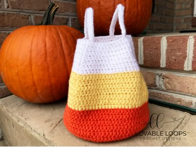 Corn Bags, Bag Crochet Pattern, Crochet Shell Stitch, Crochet Bag Pattern Free, Bag Pattern Free, Halloween Crochet Patterns, Free Candy, Crochet Fall, Crochet Purse Patterns