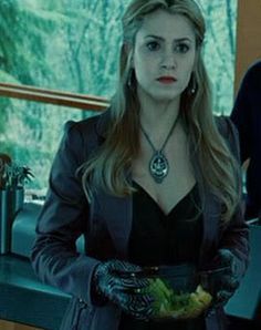 Rosalie Twilight, Rosalie Cullen, Twilight Outfits, Rosalie Hale, Twilight 2008, Twilight Memes, Twilight Cast, Twilight Photos, The Cullen