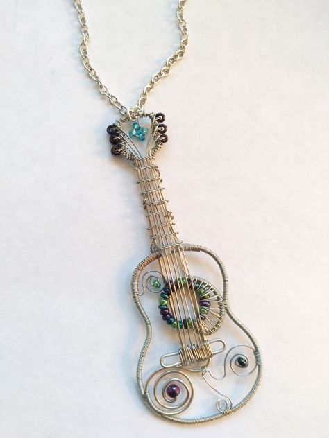 Wire Wrap Guitar, Wire Guitar Jewelry, Wire Wrapped Guitar, Wire Guitar, Chainmaille Jewelry Patterns, Guitar Necklace, Guitar Jewelry, Guitar Pendant, Wire Wrapped Stone Jewelry