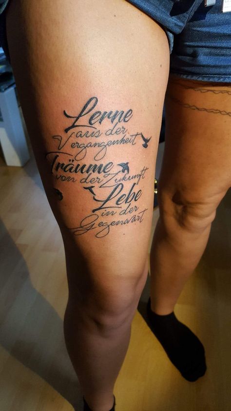 Tattoo Bein Frau, Tattoo Frau, Font Tato, Tatuagem Masculina Pequena, Small Tattoos Simple, Disney Tattoo, Tattoo Desings, Thigh Tattoos Women, Diy Tattoo