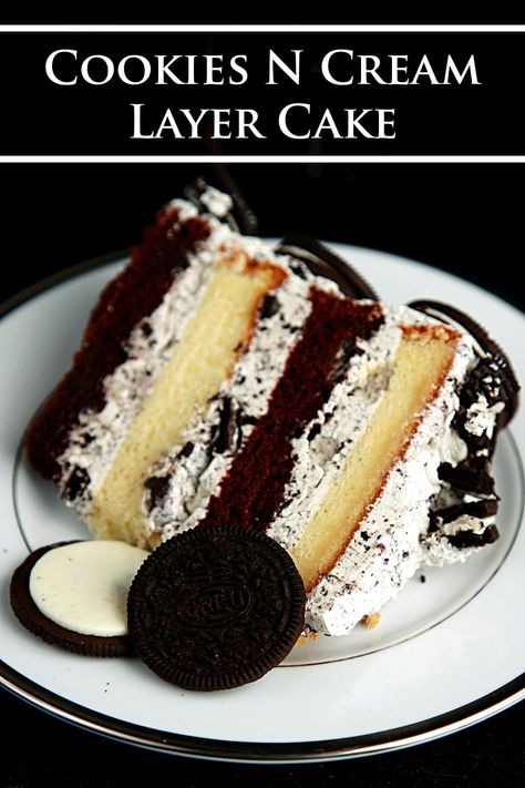 Oreo Cake Filling, Cookies And Cream Cake Recipe, Layered Cookies, Cookies N Cream Cake Recipe, Chocolate Valentine, French Vanilla Cake, Chocolate And Vanilla Cake, Cream Cake Recipe, Cookies And Cream Cake