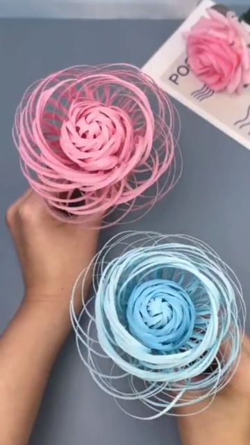 Paper Projects Diy, Easy Paper Flowers, Paper Craft Ideas, Paper Flower Decor, Easy Paper Crafts Diy, Paper Flower Crafts, Hand Crafts For Kids, Handmade Paper Crafts, Paper Flower Template