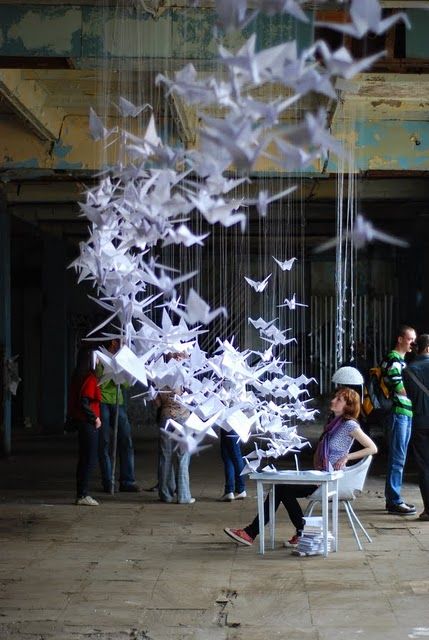 Dazzling flight display of the eastern origami crane in its natural habitat Installation Ideas, Paper Installation, Paper Cranes, Origami Paper Art, Art Origami, Origami Bird, Paper Birds, Origami Crane, Paper Crane