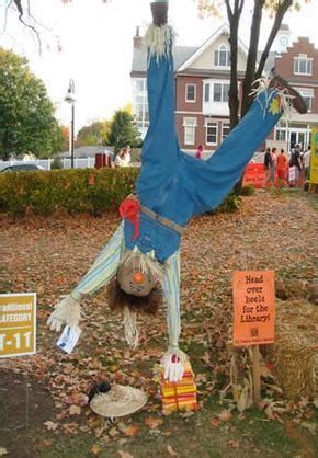 funny scarecrow ideas for contest Scarecrow Ideas, Scarecrow Festival, Make A Scarecrow, Scarecrows For Garden, Diy Scarecrow, The Scarecrow, Halloween Scarecrow, Fall Scarecrows, Autumn Display