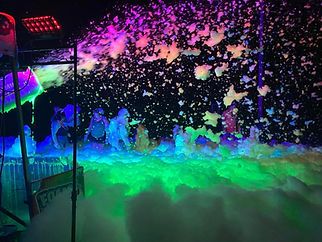 Foam Party Ideas For Adults, Foam Glow Party, Foam Pit Party, Glow In The Dark Foam Party Ideas, Glow Foam Party, Foam Birthday Party Ideas, Neon Foam Party, 18th Themes, Glow In The Dark Pool Party Ideas