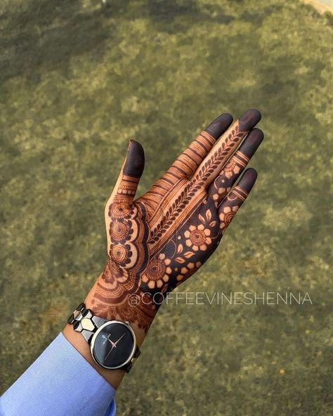 Modern Mehndi Designs Unique, Arabic Mehndi Designs Back, Arabic Mehndi Designs Back Hand, Brides Mehndi, Mehndi Designs Back Hand, Mehndi Designs Back, Mehndi Arabic, Mehandi Design For Hand, Mehendi Bridal