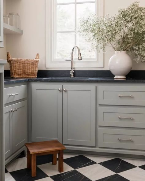 Colors To Pair With Black, Black Granite Kitchen Countertops, Black Granite Countertops Kitchen, Blue Painted Cabinets, Black Granite Kitchen, Black Kitchen Countertops, Kitchen Cabinet Color Ideas, Dark Countertops, Black Granite Countertops