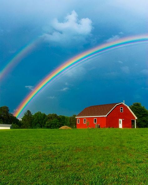 Rainbow Photos, Real Rainbow, Ranches Living, Rainbow Pictures, Rainbow Photo, National Park Photos, Summer Jobs, The Rockies, Utah National Parks