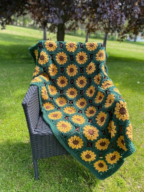 Crochet sunflower bouquet