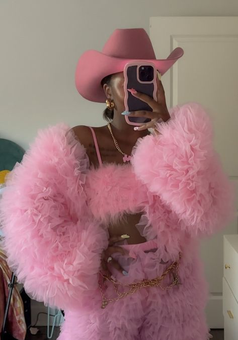 Pink Cowboy Hat Aesthetic, Fluffy Cowboy Hat, Cowgirl Party Outfit, Cowboy Hat Aesthetic, Cowgirl Hat Outfit, Pink Cowgirl Aesthetic, Colorful Cowgirl, Cherry Jubilee, Camp Aesthetic