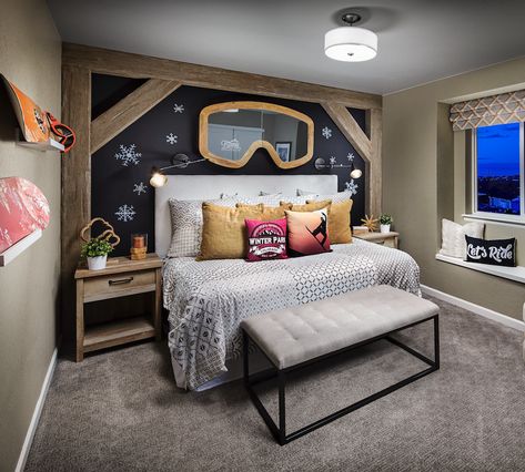 Colorado Room Decor, Colorado Themed Room, Ski Bedroom Ideas, Cabin Kids Bedroom, Ski Themed Bedroom, Snowboard Room, Snowboard Bedroom, Cabin Themed Bedroom, Surfer House